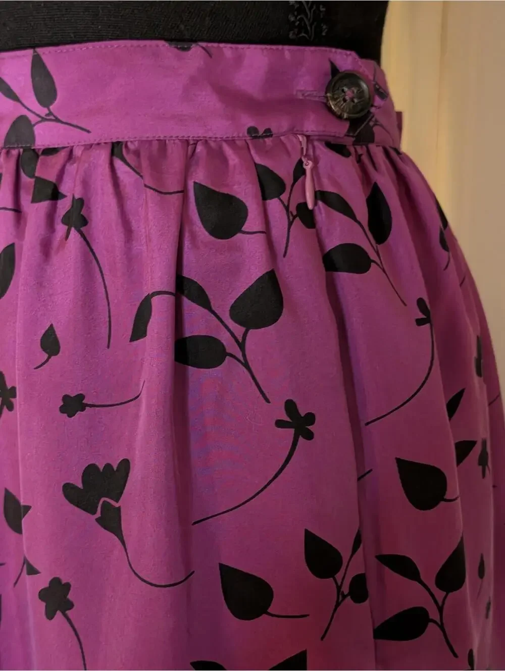 Brooks Brothers 100% Silk Skirt Magenta Violet Botanical Leaf Line Size 8